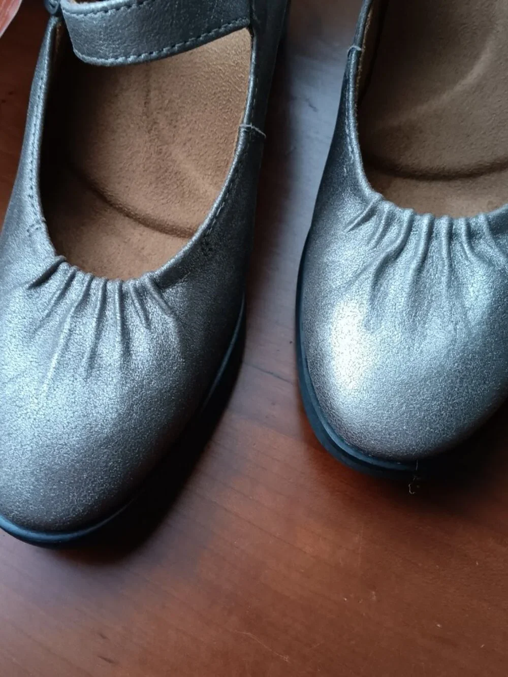 NWT Pewter Leather Mary Jane Heels Aetrex Comfort Sz 6-6.5 (36)